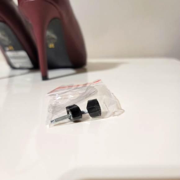 Le Chateau | Burgundy Red Heel Shoes with Ankle Strap Formal Office Wear - Picture 5 of 9